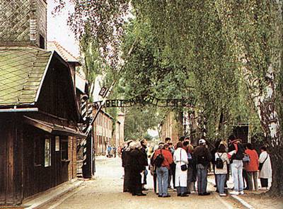 點(diǎn)擊到歷史的今天年月日波蘭把奧斯威辛集中營改為紀(jì)念館圖片來源歷史上的今天